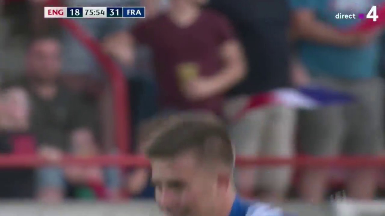 Quand Louis Carbonel chambre les Anglais avant de tenter une transformation